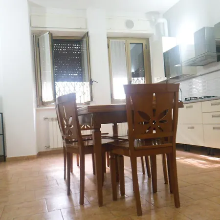 Maffucci 24 BILOCALE MOLTO SPAZIOSO E MODERNO-3